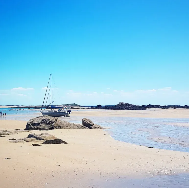 Loc Voile Armor, Sailboat and Motorboat Rentals in North Brittany